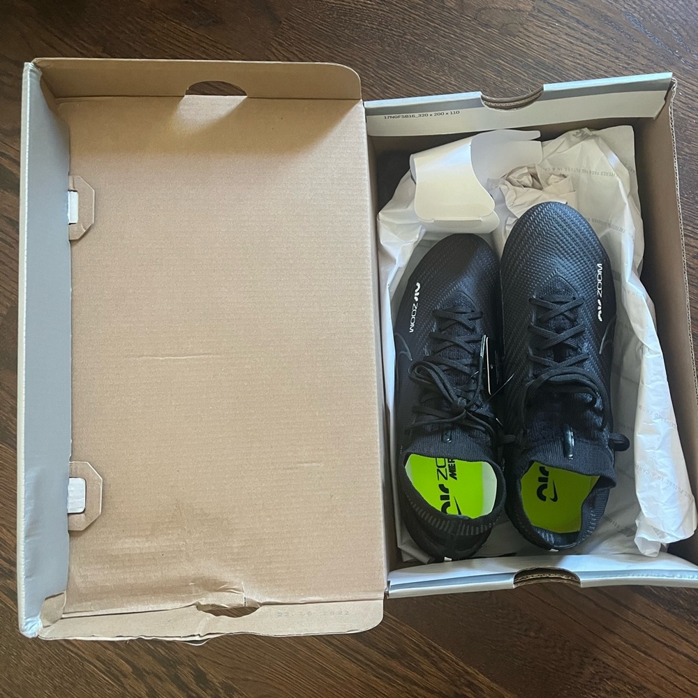 NWT Nike zoom superbly 9 Elite